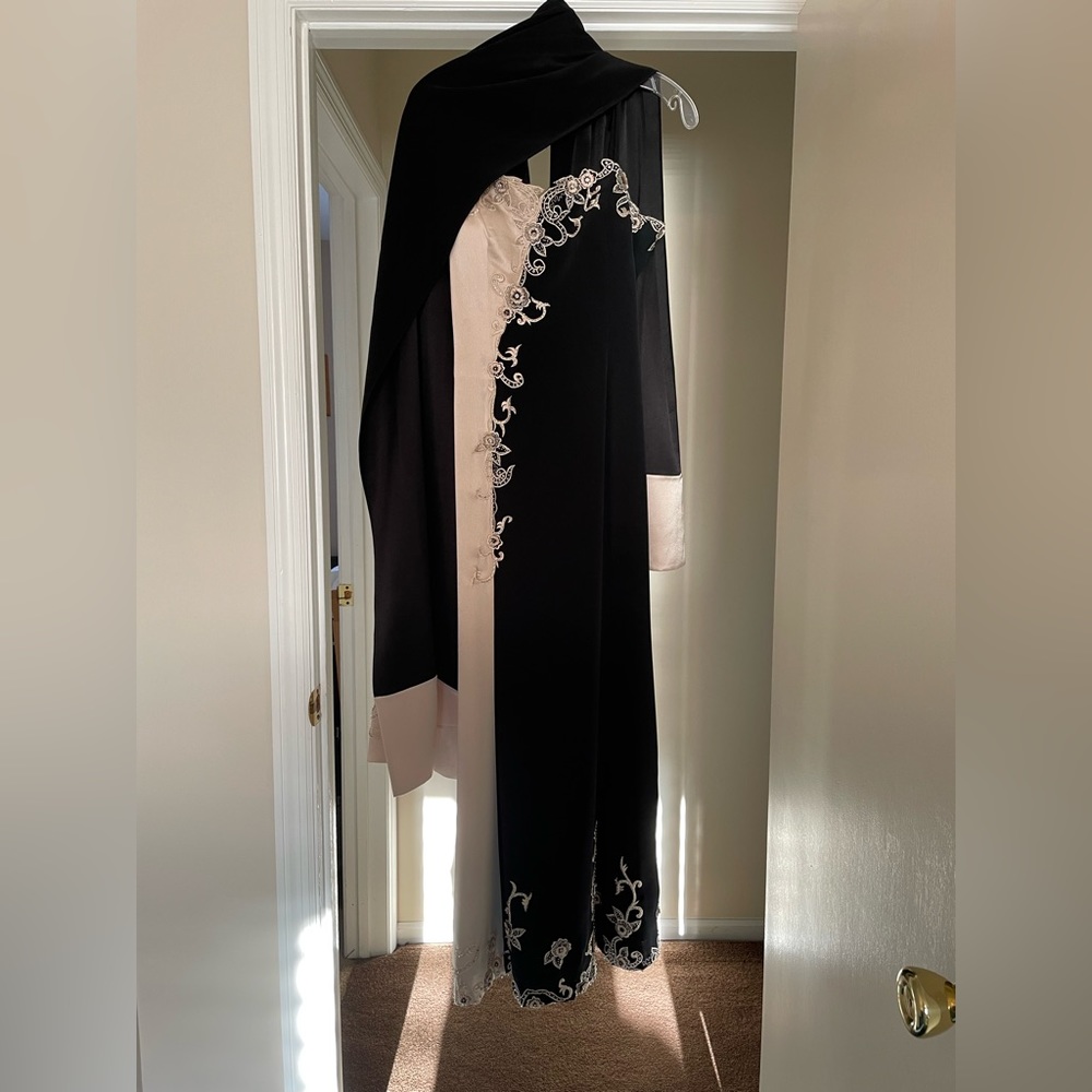 Black and Tan Terani Couture Size 8 Gown with scarf